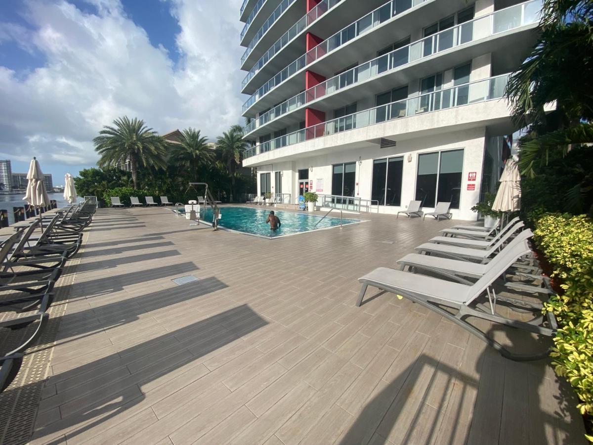 Studio In Hallandale 2 Beds Hallandale Beach Exterior photo
